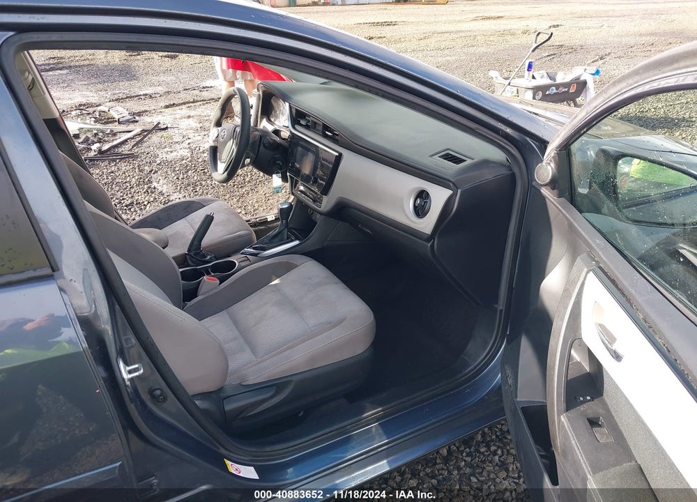 2018 TOYOTA COROLLA LE VIN: 2T1BURHE8JC033904
