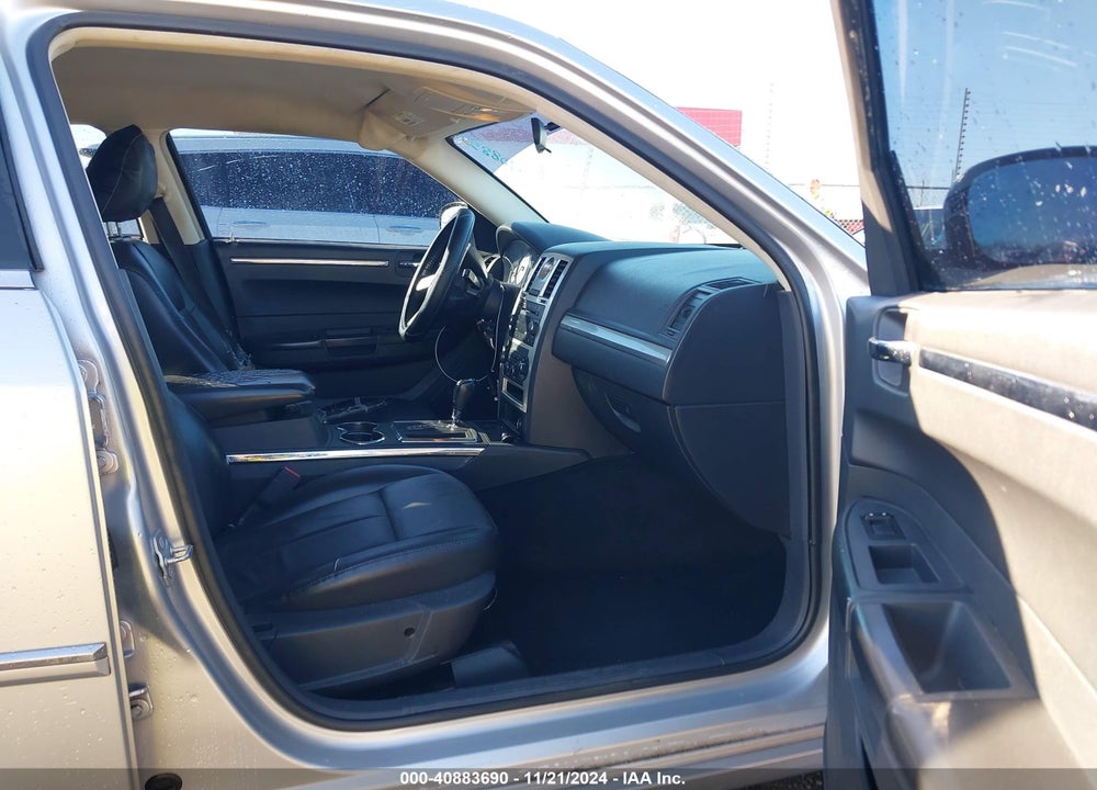 2010 CHRYSLER 300 TOURING/SIGNATURE SERIES/EXECUTIVE SERIES VIN: 2C3CA5CV8AH139941