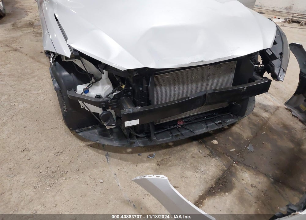 2018 HYUNDAI ELANTRA VIN: 5NPD74LF8JH260090