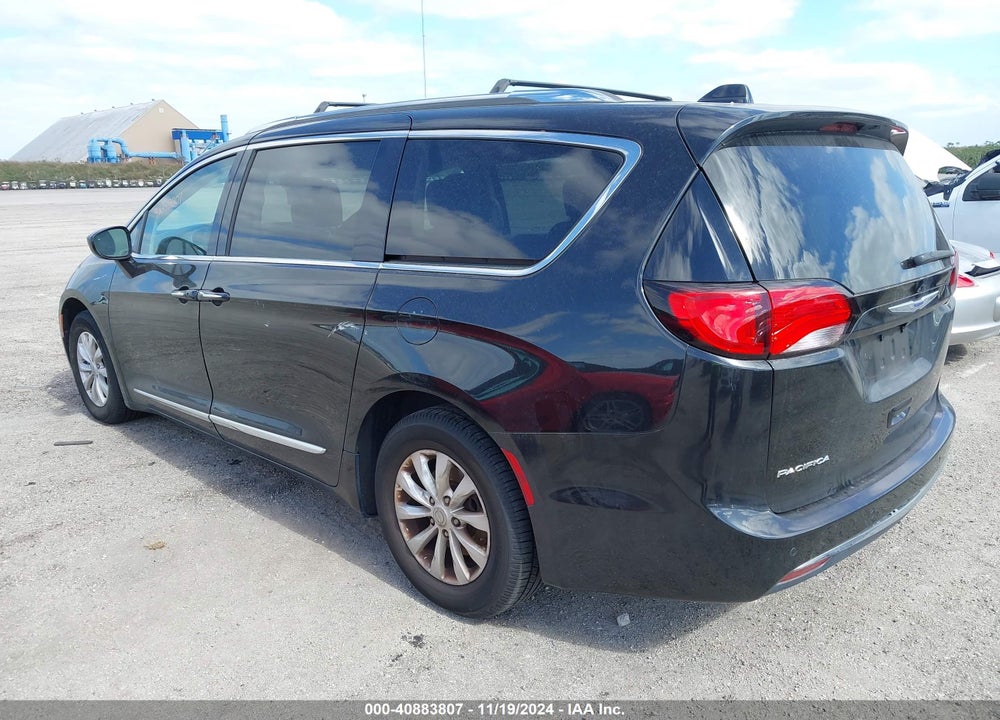 2019 CHRYSLER PACIFICA TOURING L VIN: 2C4RC1BG5KR592941