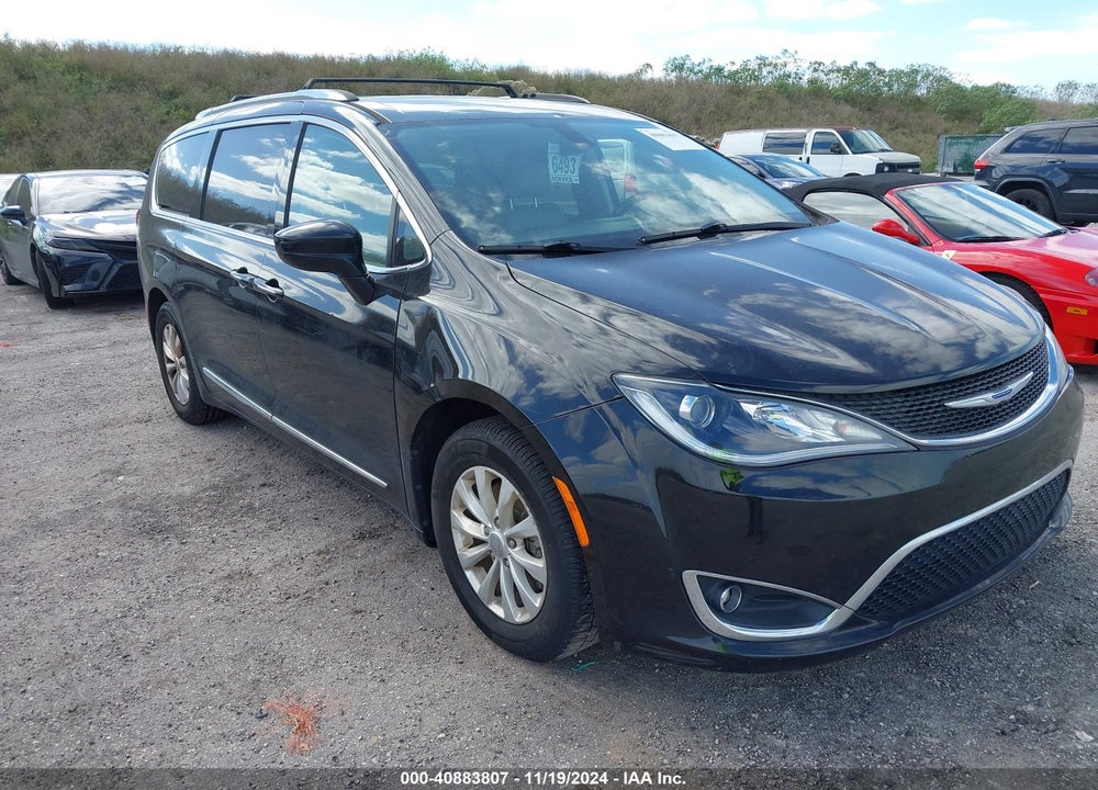 2019 CHRYSLER PACIFICA TOURING L VIN: 2C4RC1BG5KR592941