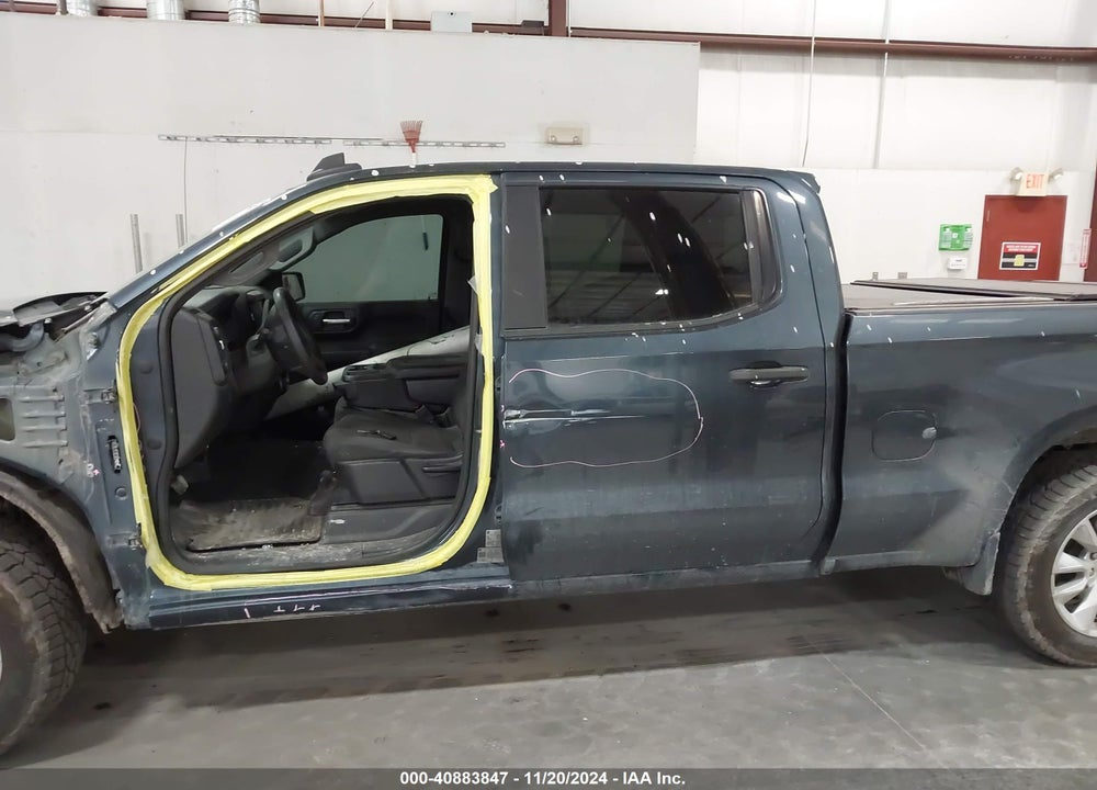 2020 CHEVROLET SILVERADO 1500 4WD STANDARD BED CUSTOM VIN: 3GCPYBEH9LG205656