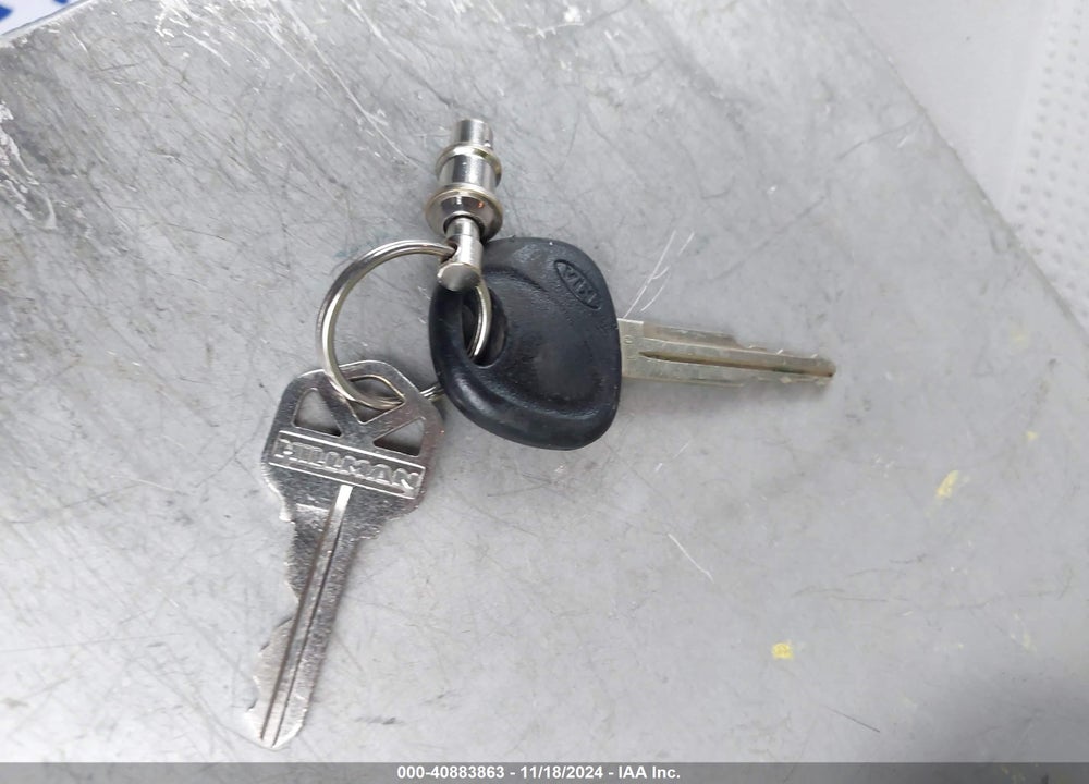 2008 KIA SPECTRA LX VIN: KNAFE121585496092