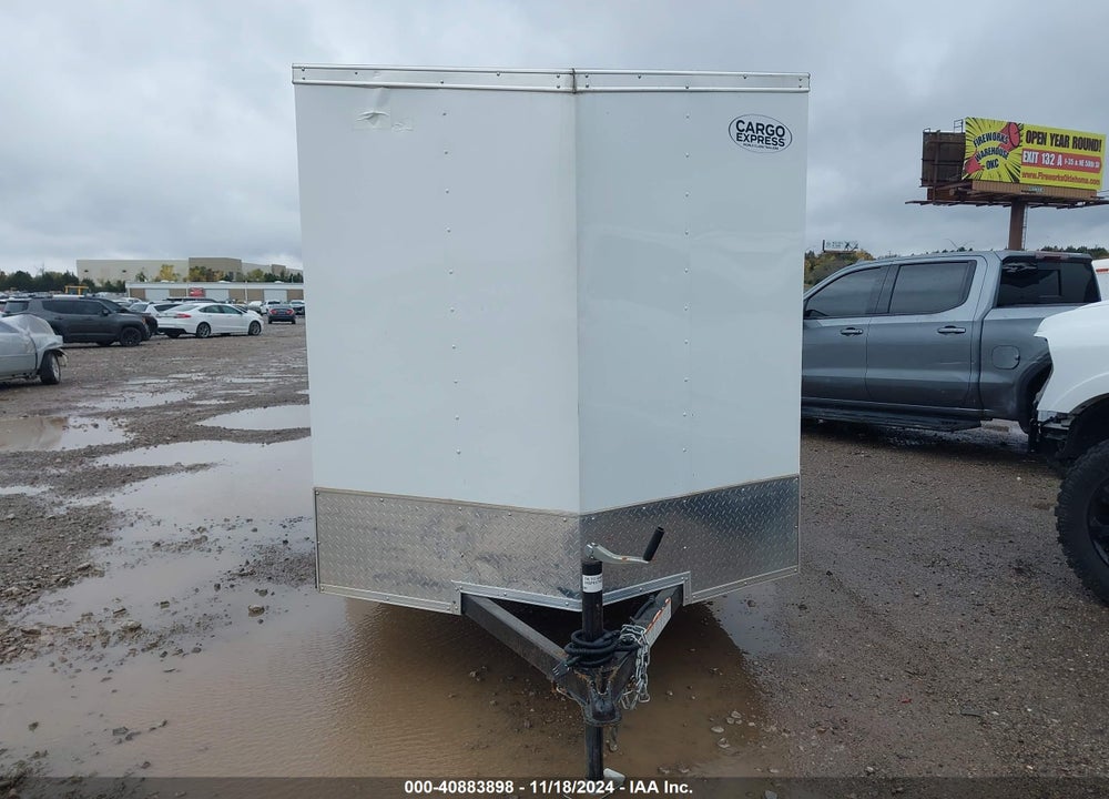 2023 CARGO ENCLOSED  CSCAB VIN: 5JW7E1215PX015195