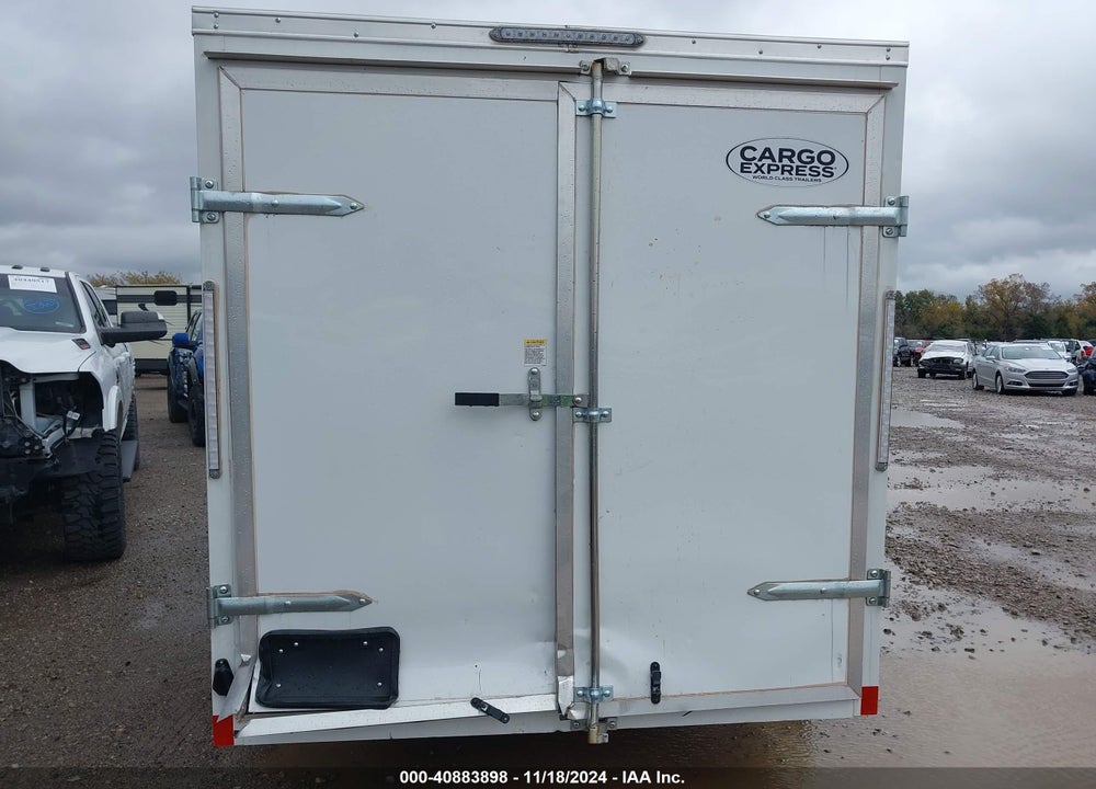 2023 CARGO ENCLOSED  CSCAB VIN: 5JW7E1215PX015195