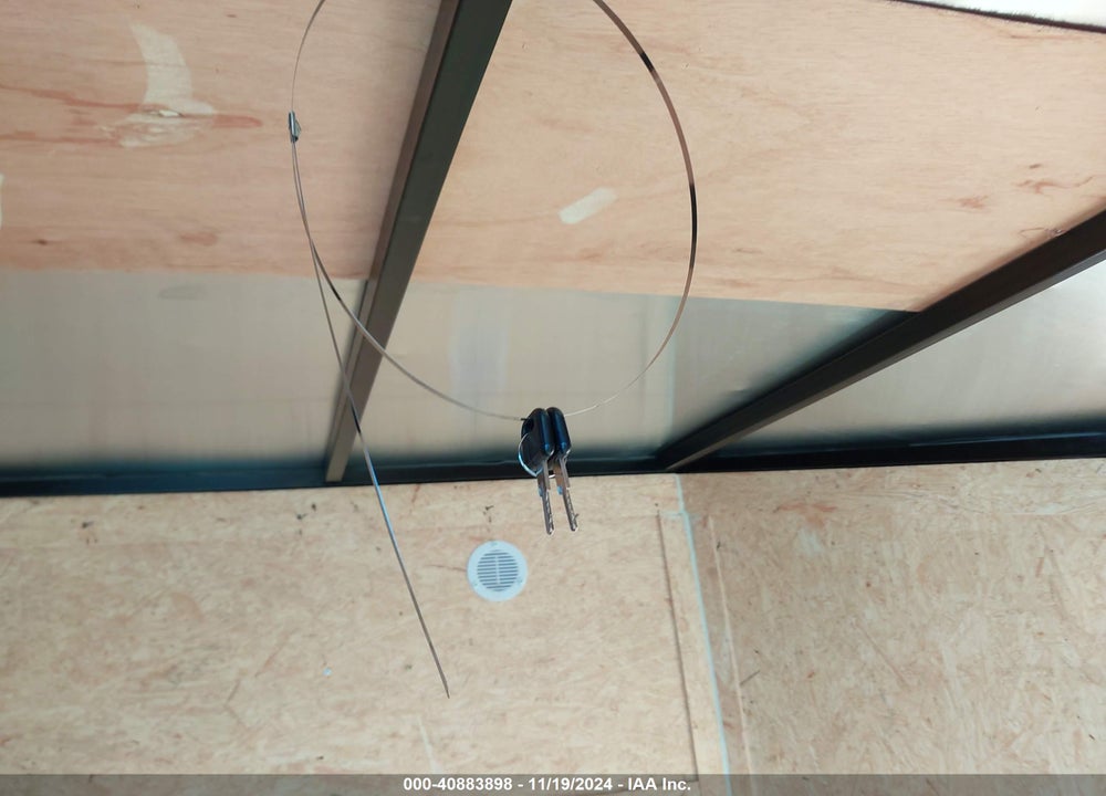 2023 CARGO ENCLOSED  CSCAB VIN: 5JW7E1215PX015195