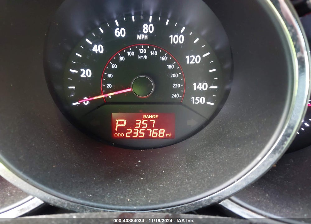 2013 KIA SORENTO LX VIN: 5XYKT3A16DG383659