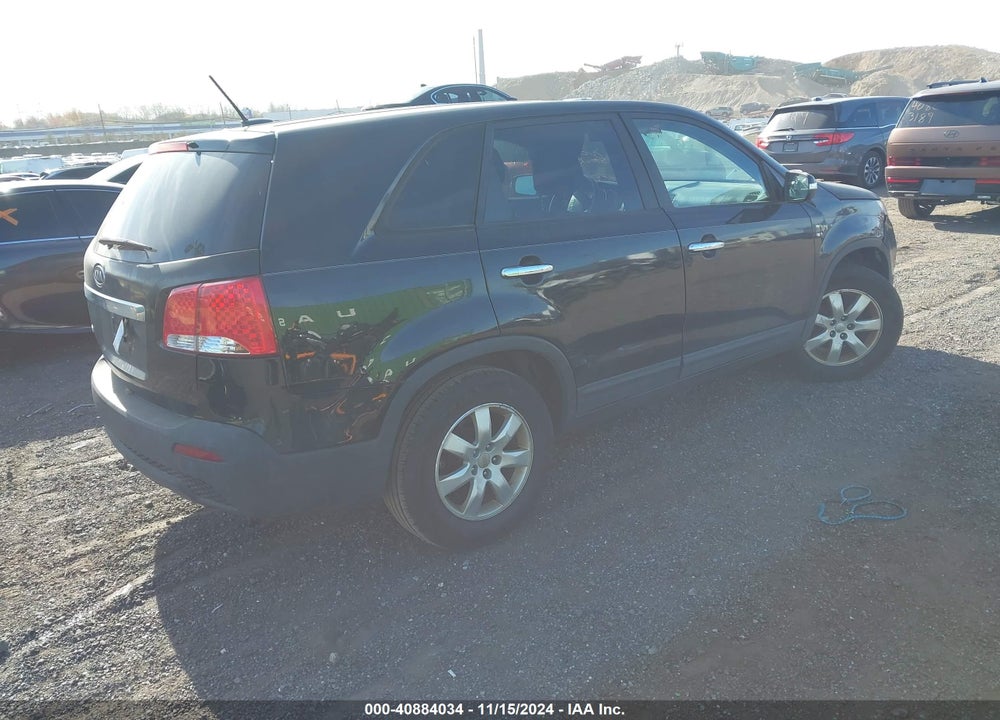 2013 KIA SORENTO LX VIN: 5XYKT3A16DG383659