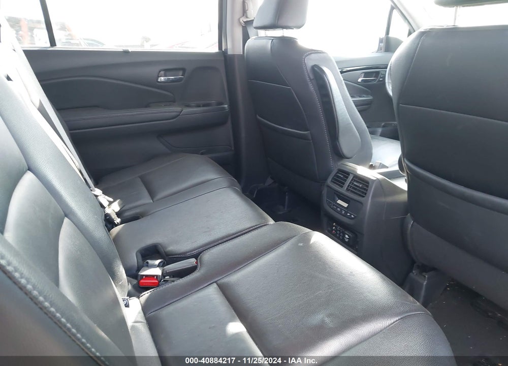 2017 HONDA PILOT TOURING VIN: 5FNYF6H94HB044328