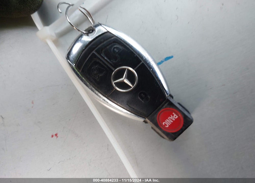 2008 MERCEDES-BENZ C 300 VIN: WDDGF54X38R032309