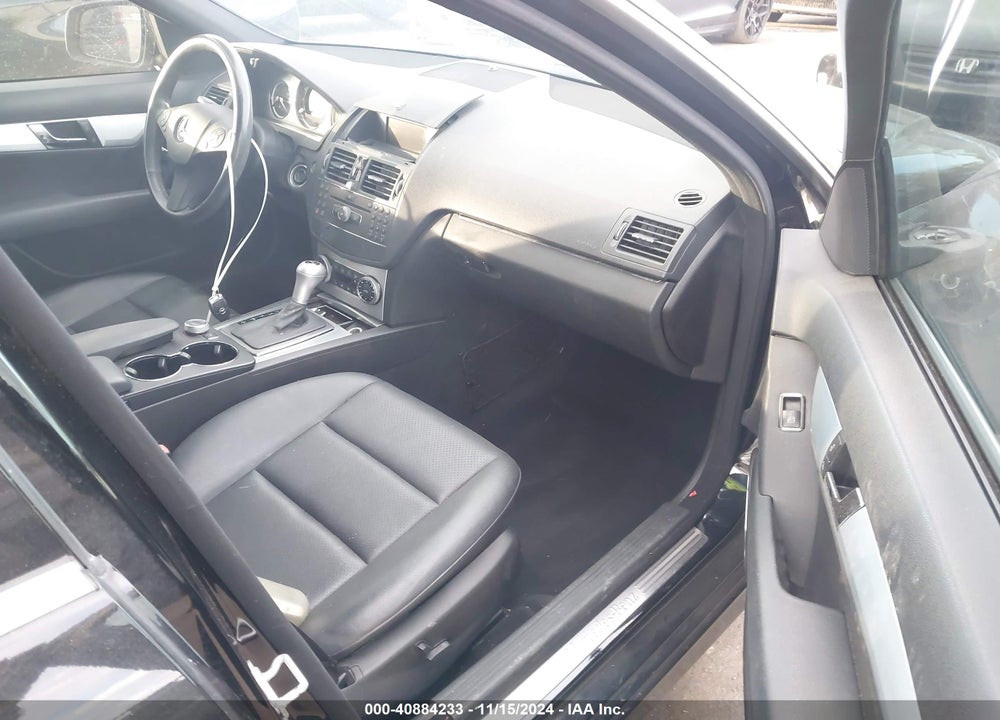 2008 MERCEDES-BENZ C 300 VIN: WDDGF54X38R032309
