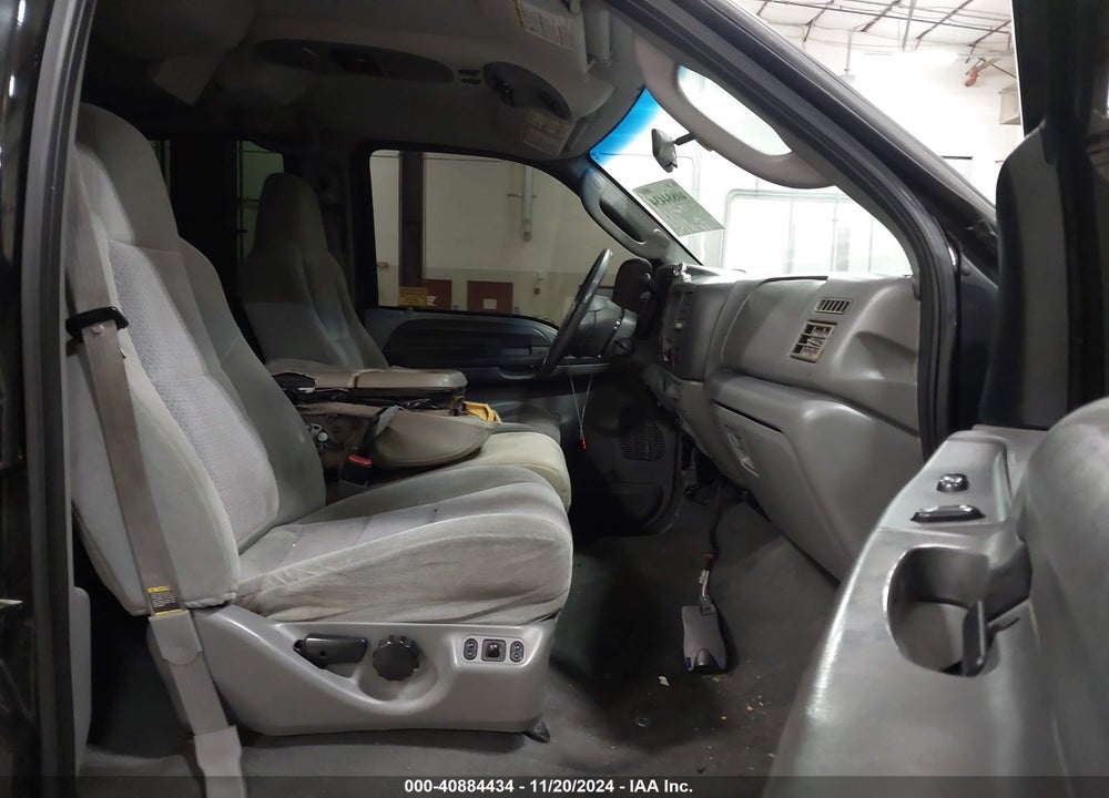 2004 FORD EXCURSION XLS/XLT VIN: 1FMSU41P94ED58704