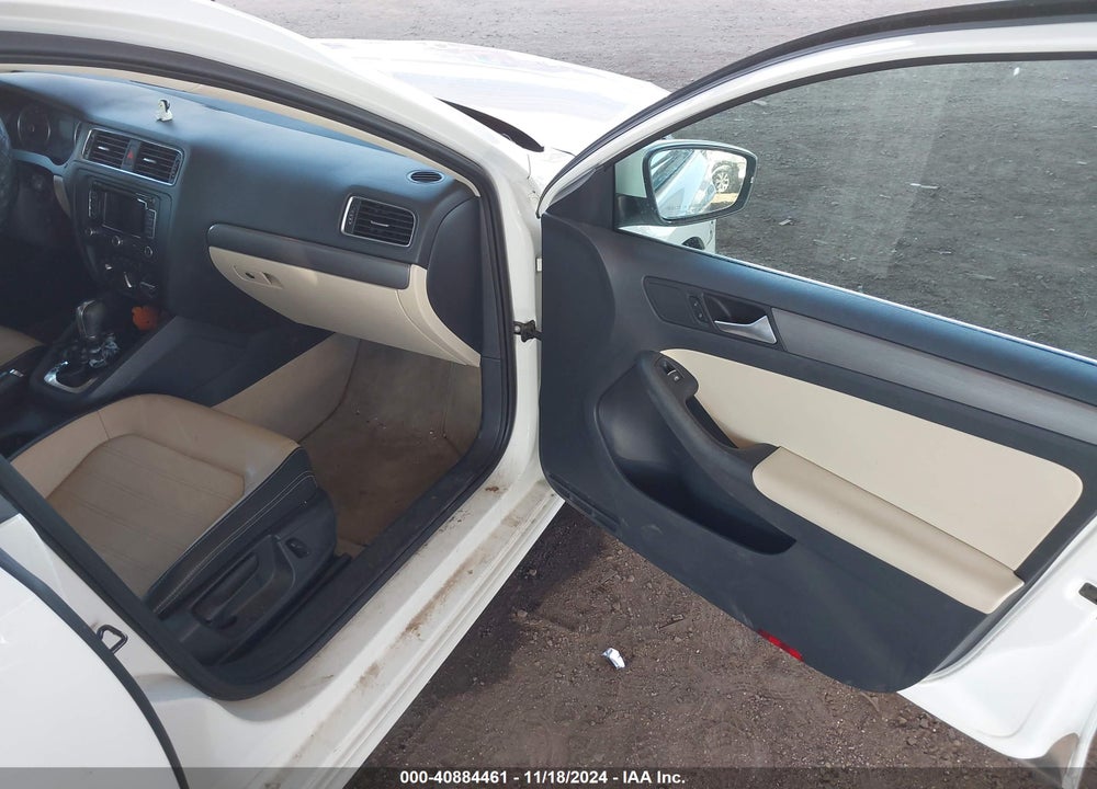2013 VOLKSWAGEN JETTA 2.5L SEL VIN: 3VWLX7AJ7DM235178