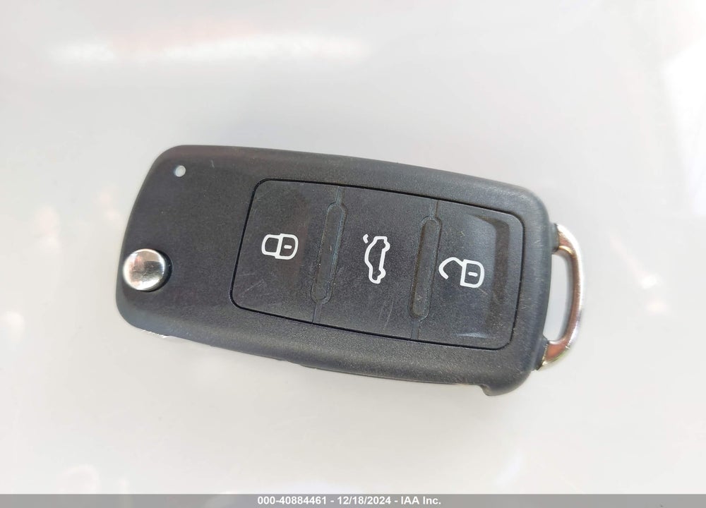 2013 VOLKSWAGEN JETTA 2.5L SEL VIN: 3VWLX7AJ7DM235178