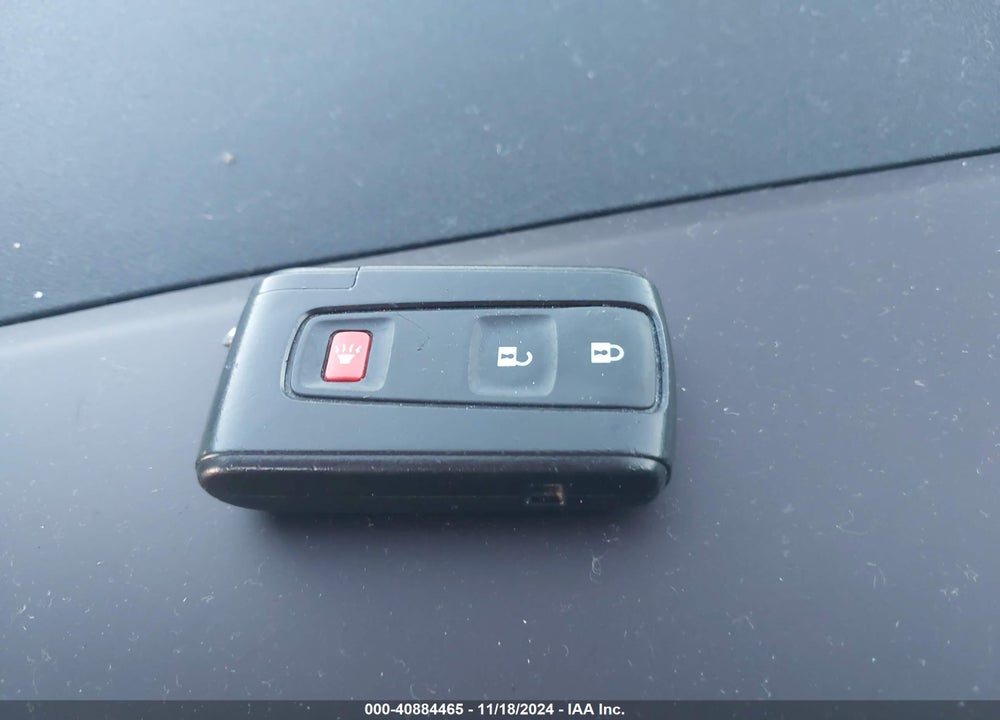 2005 TOYOTA PRIUS VIN: JTDKB20U253085253