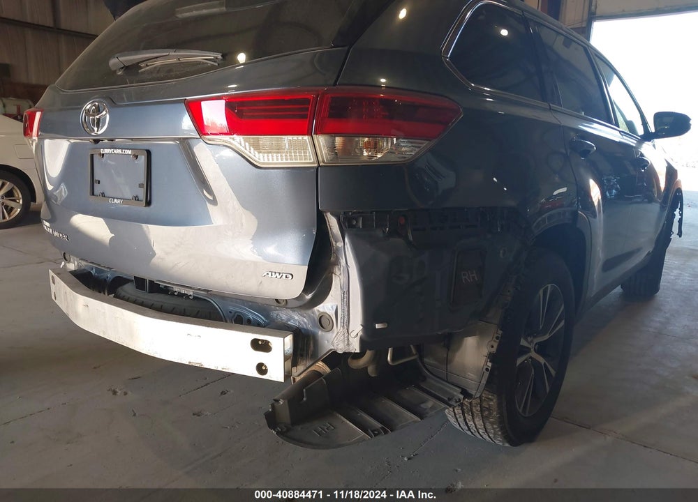 2019 TOYOTA HIGHLANDER LE VIN: 5TDBZRFH8KS740959
