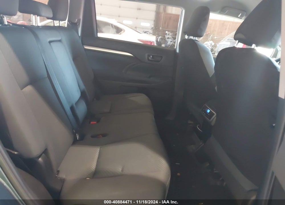 2019 TOYOTA HIGHLANDER LE VIN: 5TDBZRFH8KS740959
