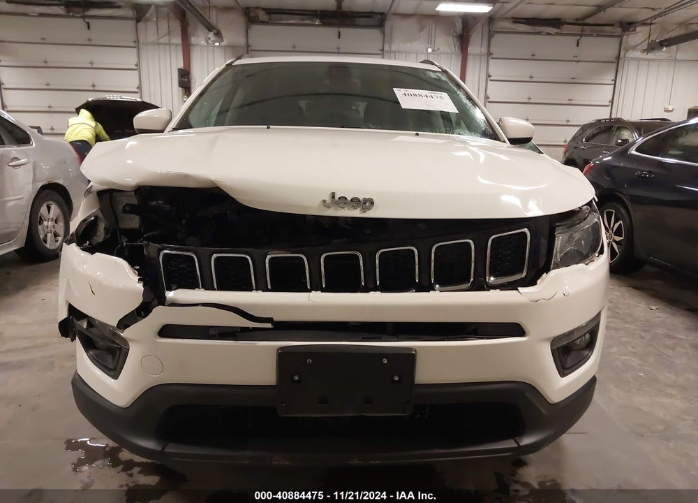 2018 JEEP COMPASS LATITUDE 4X4 VIN: 3C4NJDBB5JT256082