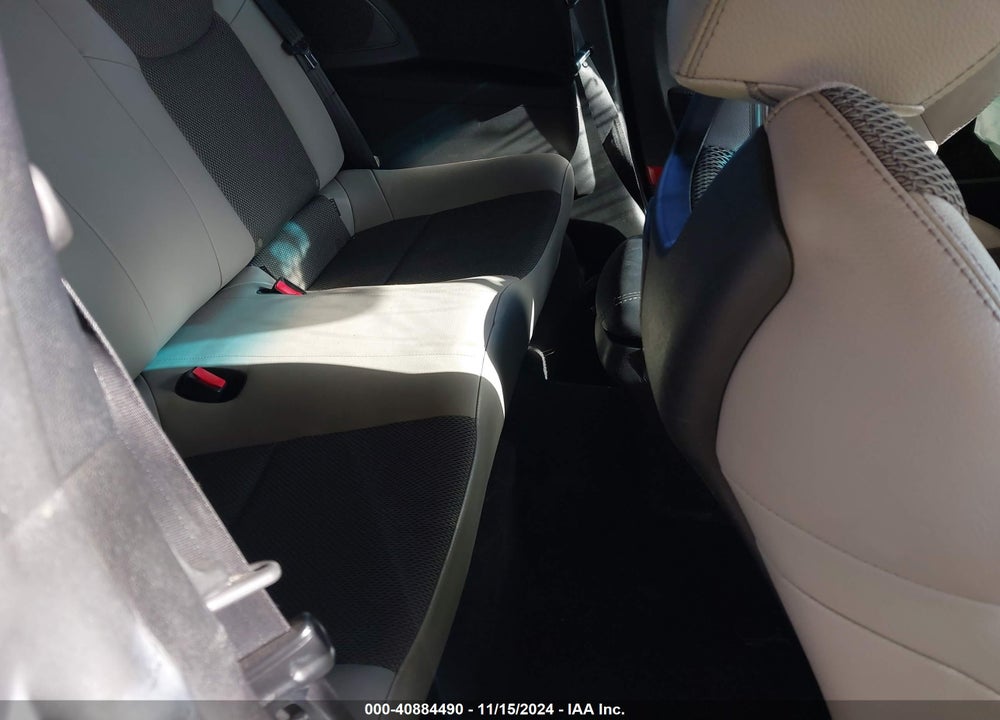 2013 HYUNDAI GENESIS VIN: KMHHT6KD6DU099608