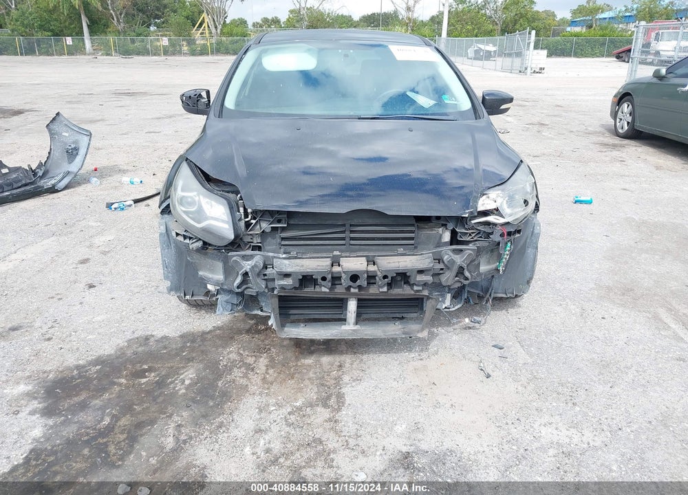 2014 FORD FOCUS TITANIUM VIN: 1FADP3N24EL258042