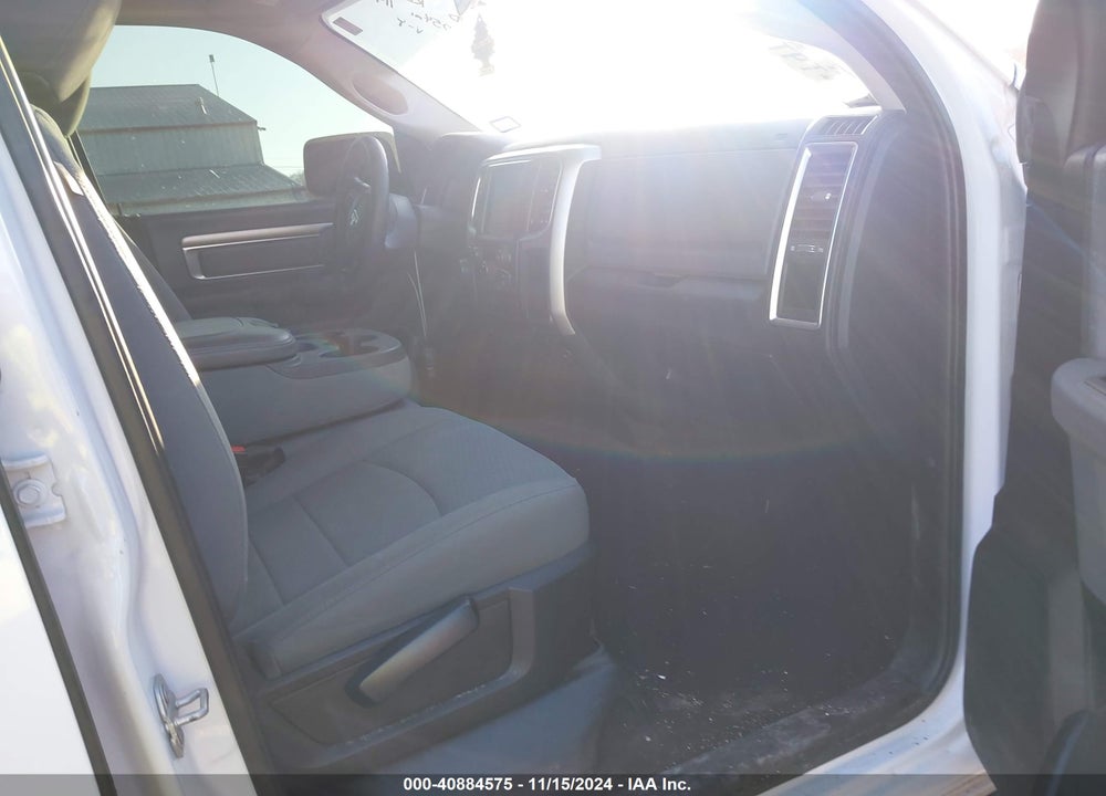 2019 RAM 1500 CLASSIC VIN: 1C6RR6TT3KS613086