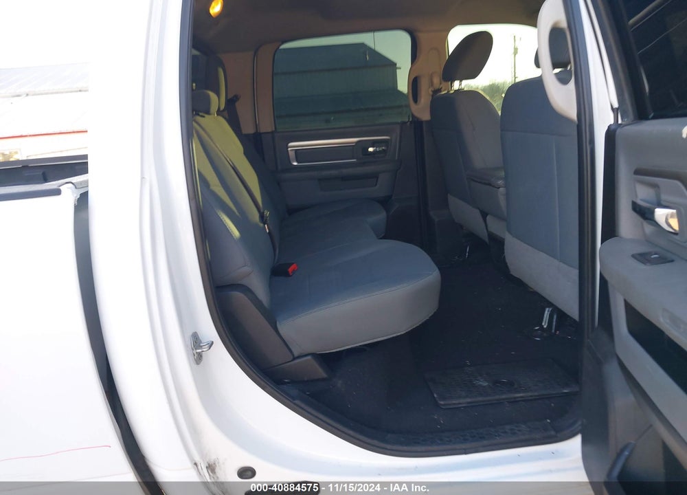 2019 RAM 1500 CLASSIC VIN: 1C6RR6TT3KS613086