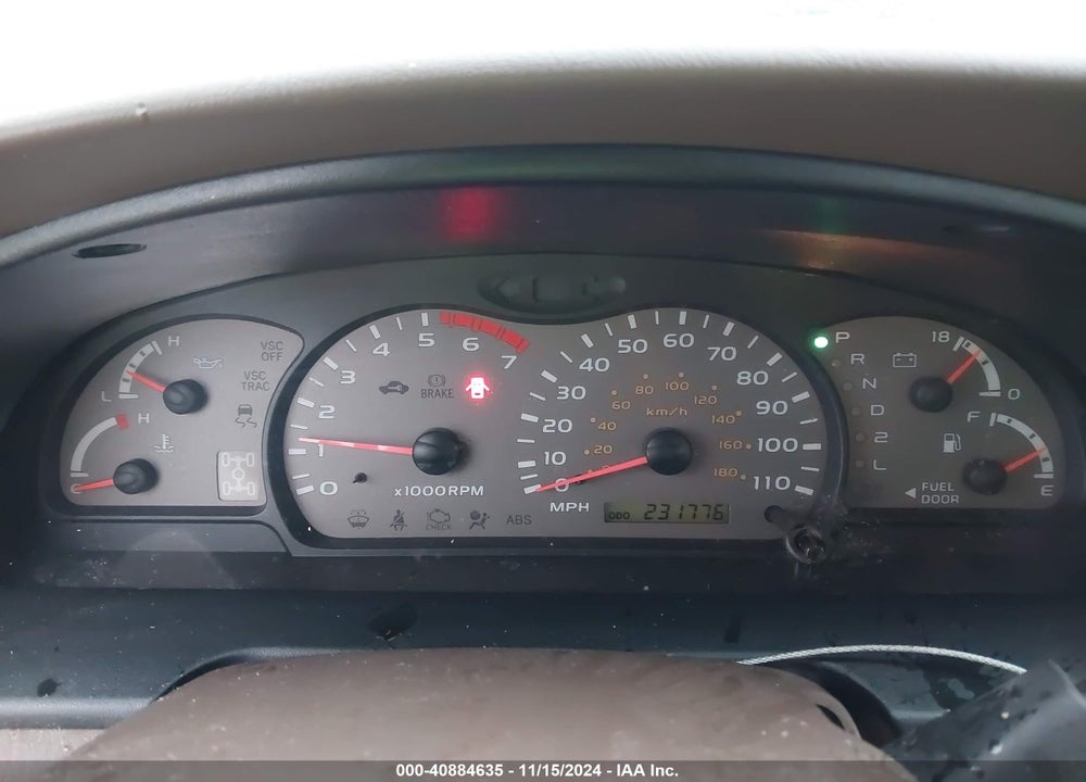 2002 TOYOTA SEQUOIA SR5 V8 VIN: 5TDBT44A62S102610