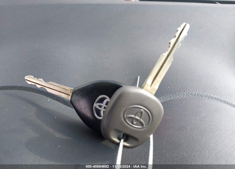 2010 TOYOTA COROLLA S VIN: 2T1BU4EE1AC438915