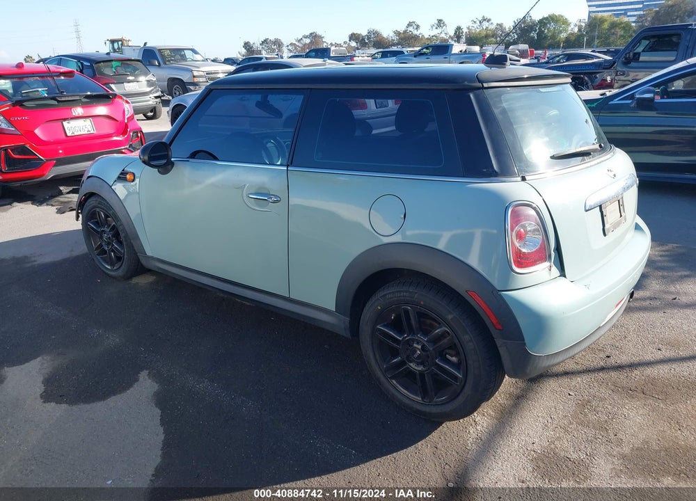 2012 MINI COOPER VIN: WMWSU3C51CT256749