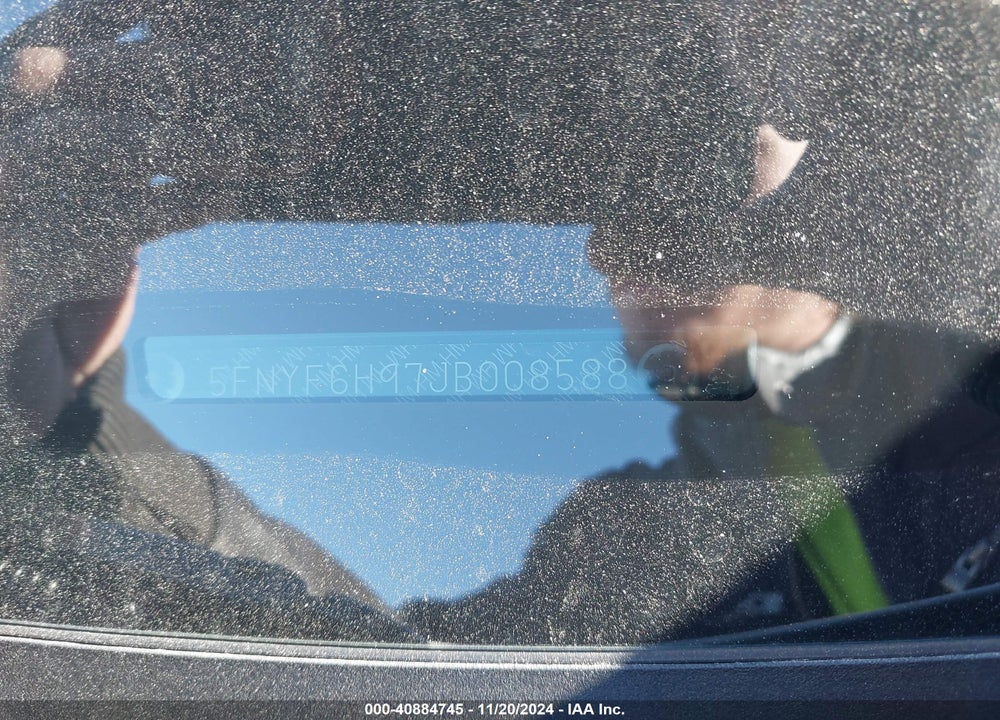 2018 HONDA PILOT TOURING VIN: 5FNYF6H97JB008588