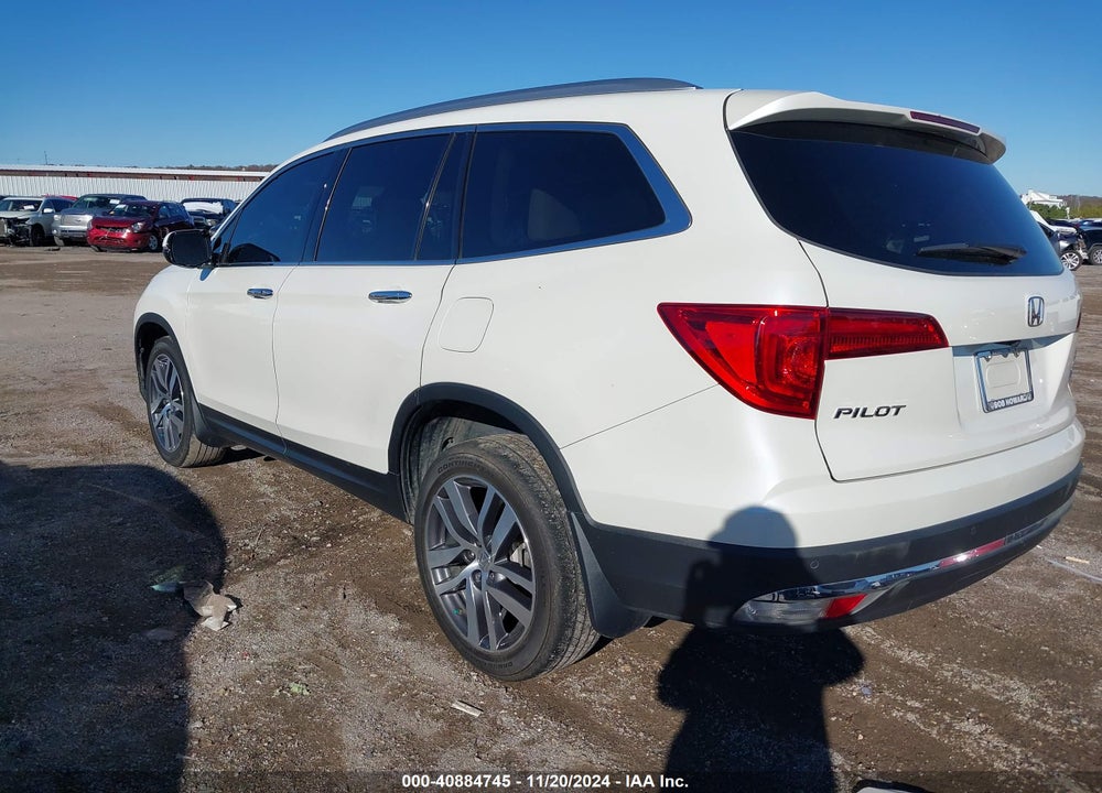2018 HONDA PILOT TOURING VIN: 5FNYF6H97JB008588