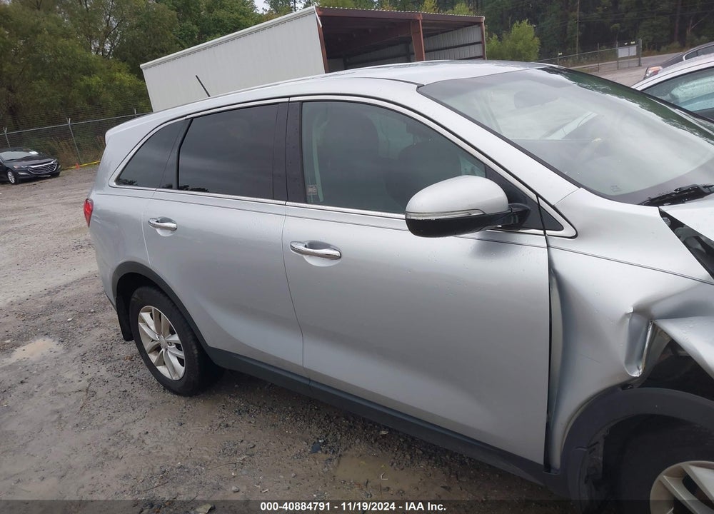 2017 KIA SORENTO 2.4L L VIN: 5XYPG4A37HG301557