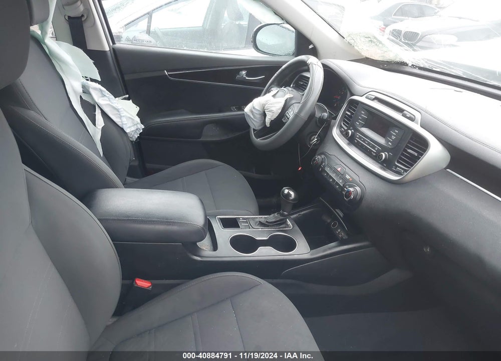 2017 KIA SORENTO 2.4L L VIN: 5XYPG4A37HG301557