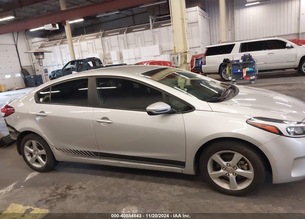 2017 KIA FORTE VIN: 3KPFK4A75HE048345