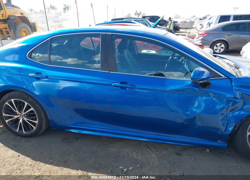 2018 TOYOTA CAMRY SE VIN: 4T1B11HKXJU110321