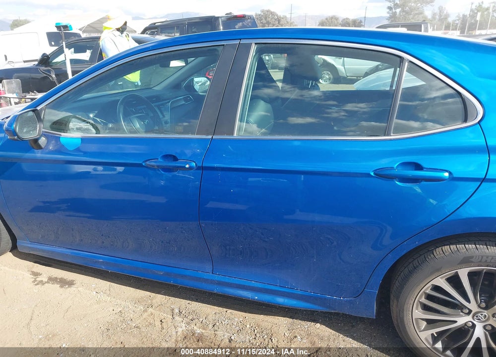 2018 TOYOTA CAMRY SE VIN: 4T1B11HKXJU110321