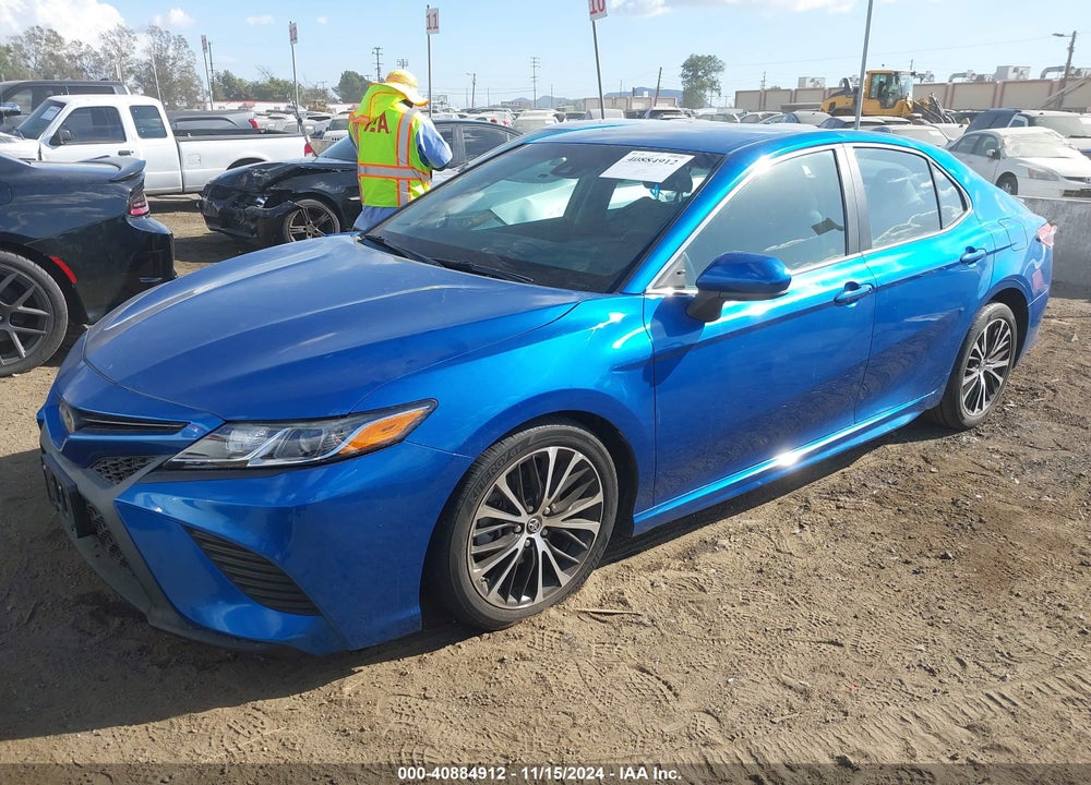 2018 TOYOTA CAMRY SE VIN: 4T1B11HKXJU110321