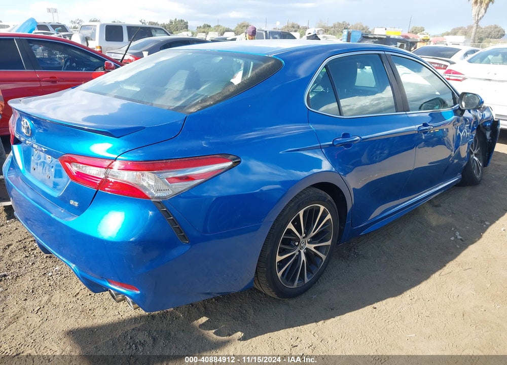 2018 TOYOTA CAMRY SE VIN: 4T1B11HKXJU110321
