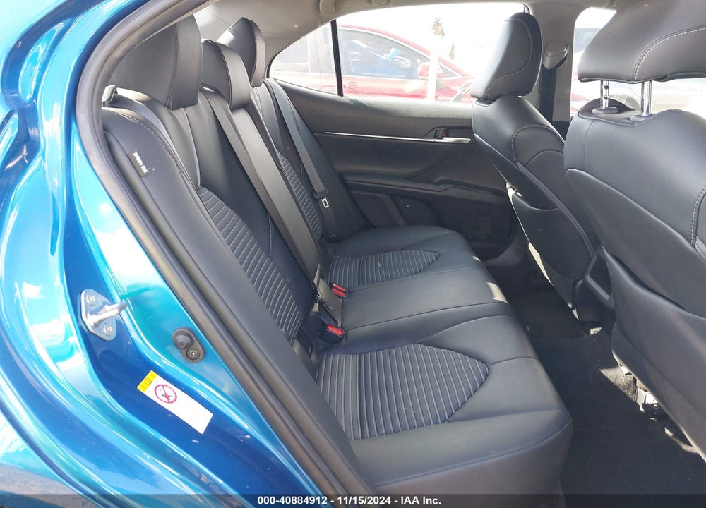 2018 TOYOTA CAMRY SE VIN: 4T1B11HKXJU110321