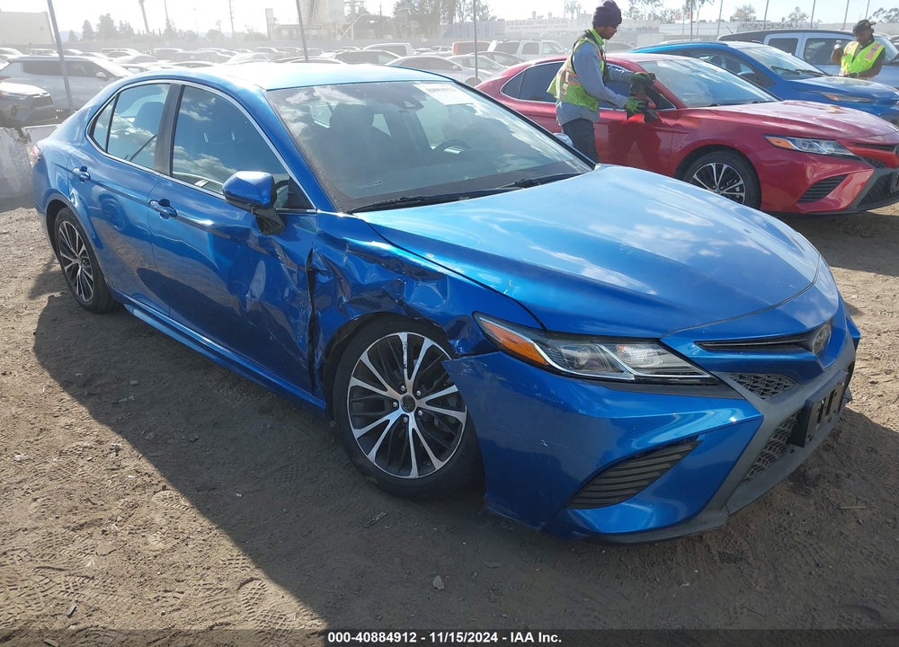 2018 TOYOTA CAMRY SE VIN: 4T1B11HKXJU110321