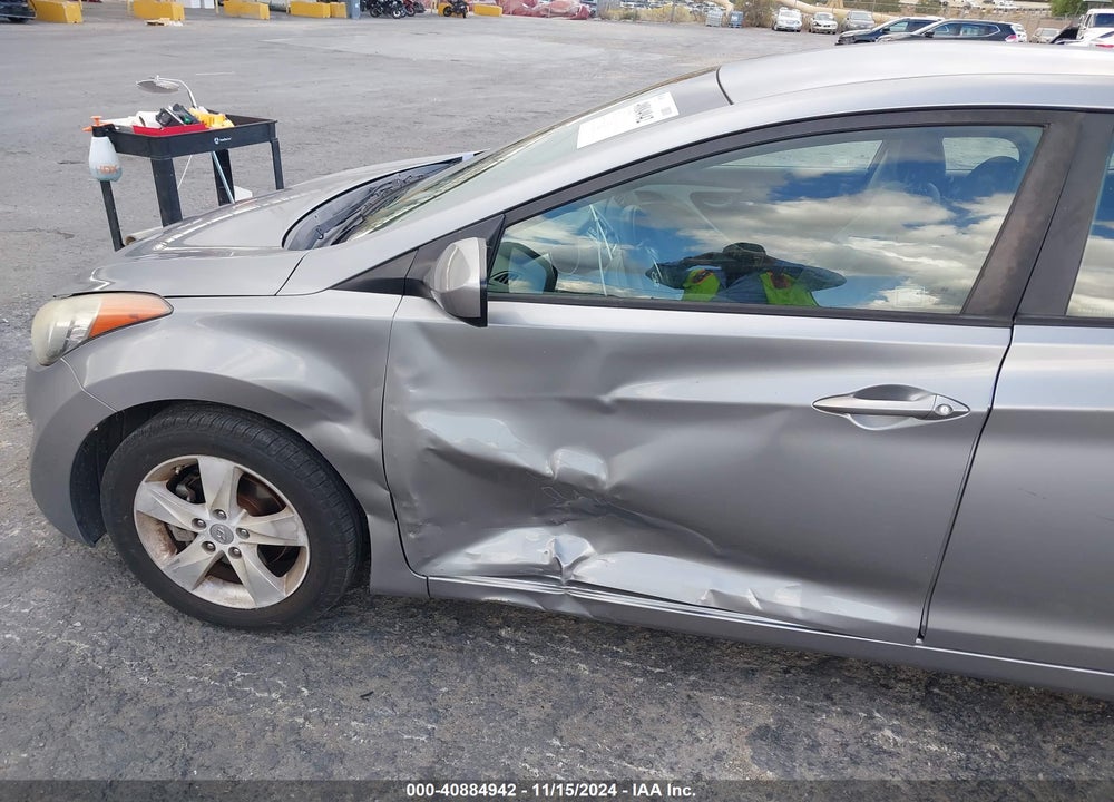 2013 HYUNDAI ELANTRA GLS VIN: KMHDH4AE2DU812633