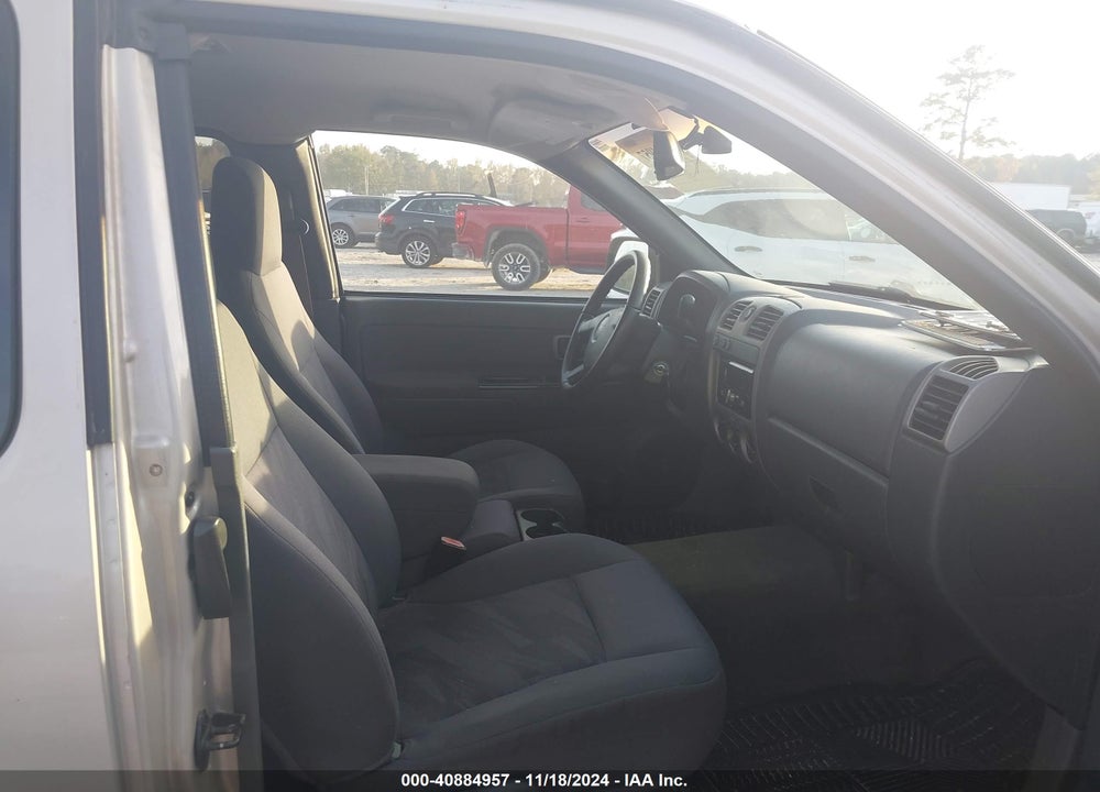 2005 CHEVROLET COLORADO LS VIN: 1GCDT196X58156383