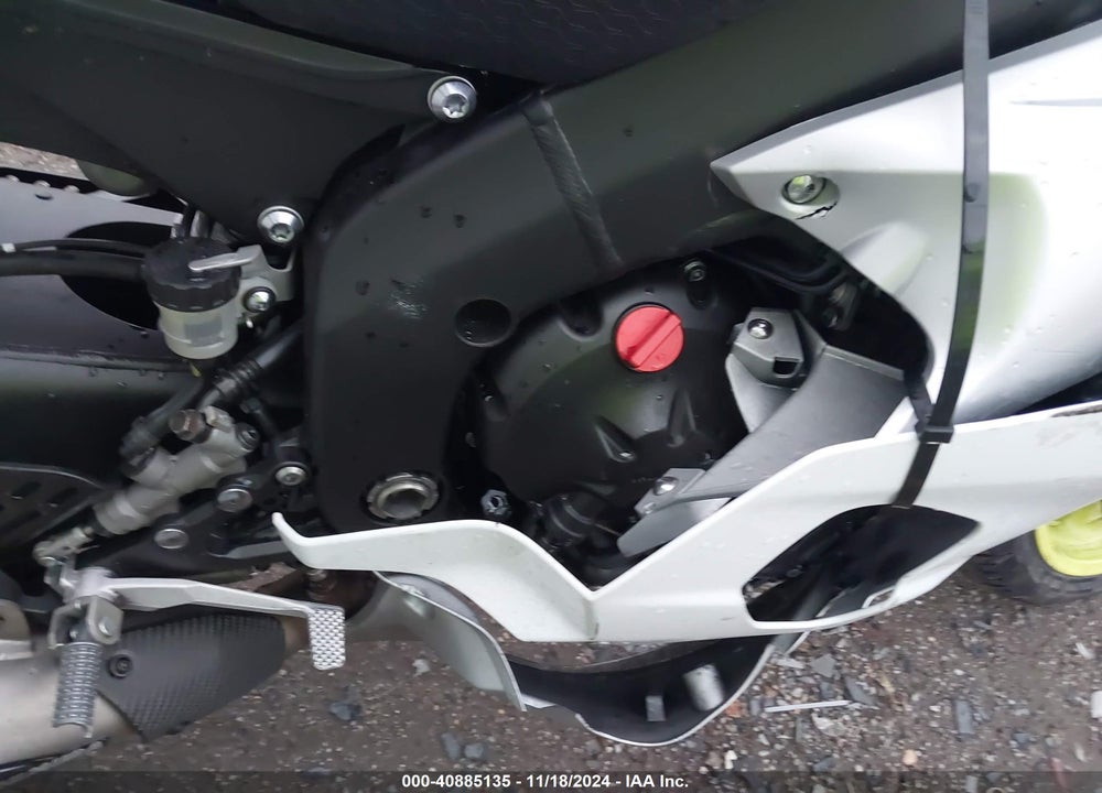 2017 YAMAHA YZFR6 VIN: JYARJ28E6HA000957