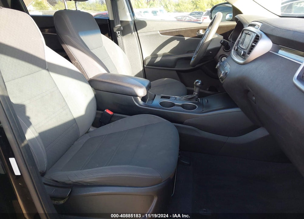 2016 KIA SORENTO 3.3L LX VIN: 5XYPG4A53GG082970