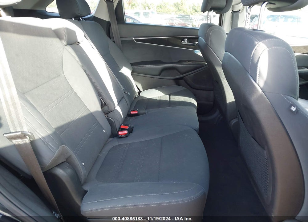 2016 KIA SORENTO 3.3L LX VIN: 5XYPG4A53GG082970