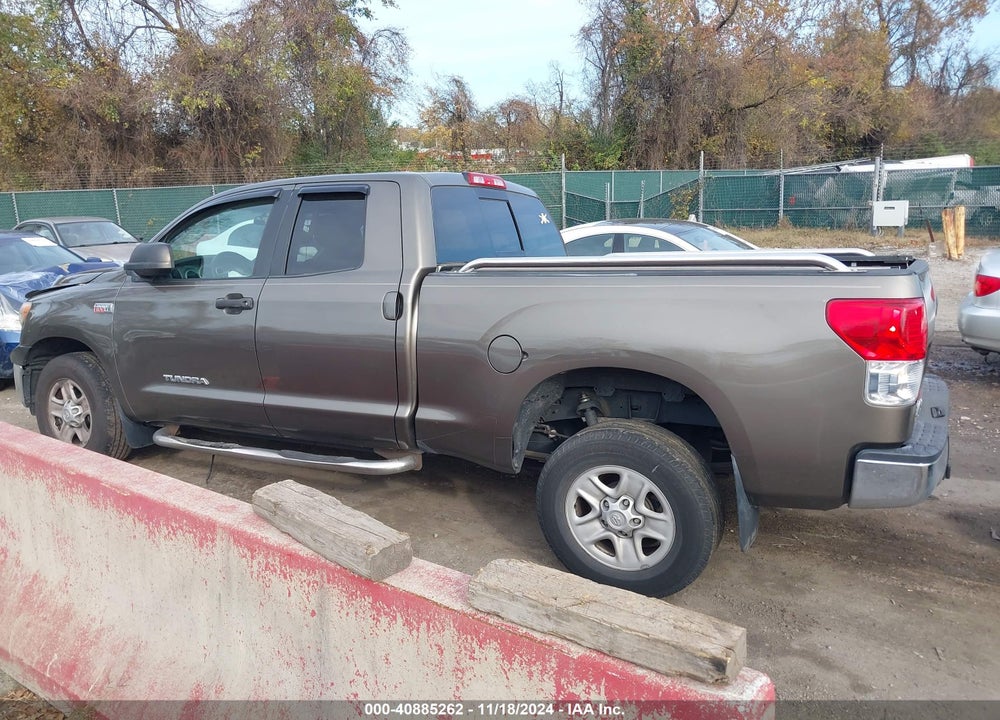 2011 TOYOTA TUNDRA GRADE 5.7L V8 VIN: 5TFUY5F15BX206304