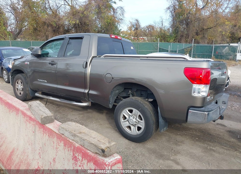 2011 TOYOTA TUNDRA GRADE 5.7L V8 VIN: 5TFUY5F15BX206304