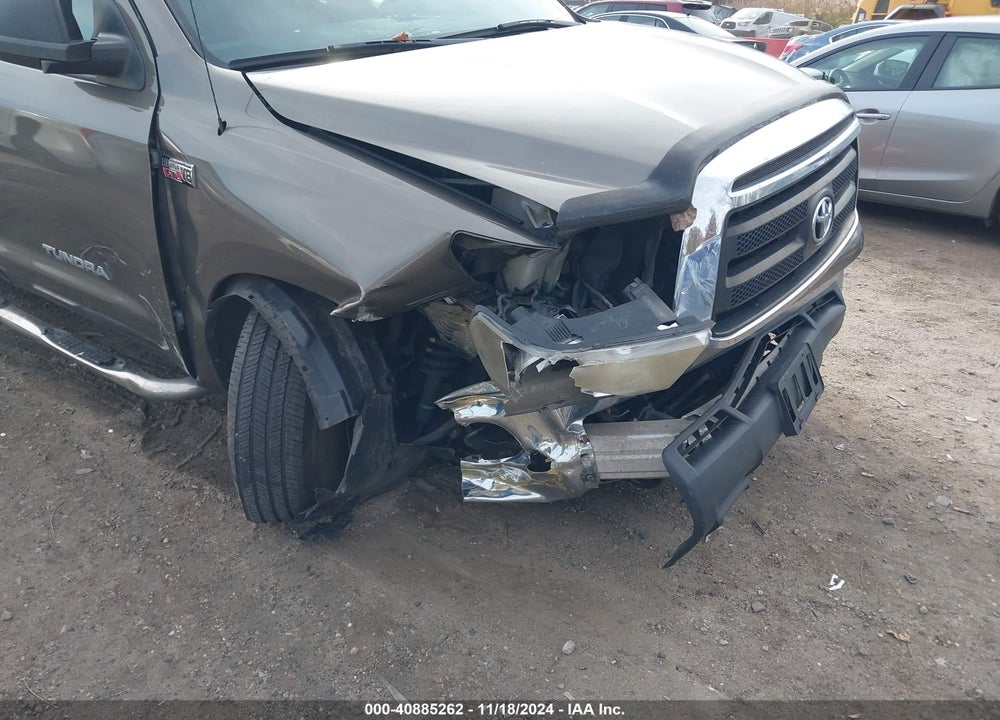 2011 TOYOTA TUNDRA GRADE 5.7L V8 VIN: 5TFUY5F15BX206304