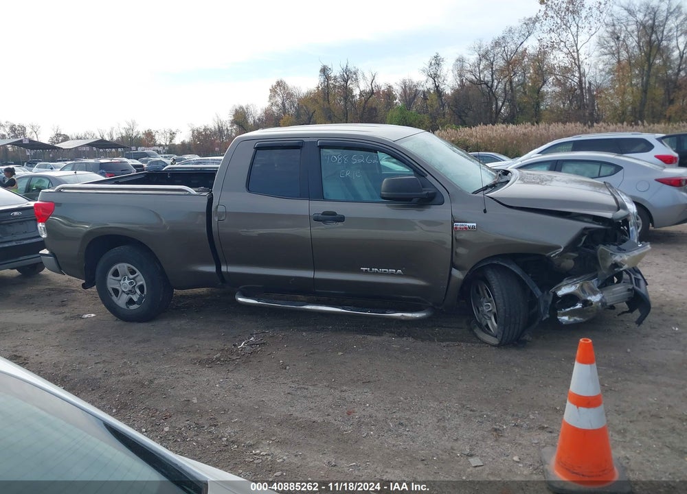 2011 TOYOTA TUNDRA GRADE 5.7L V8 VIN: 5TFUY5F15BX206304