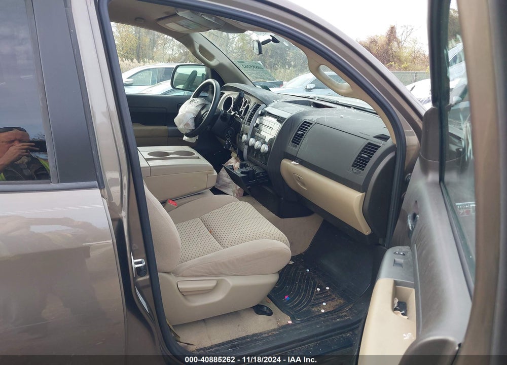 2011 TOYOTA TUNDRA GRADE 5.7L V8 VIN: 5TFUY5F15BX206304